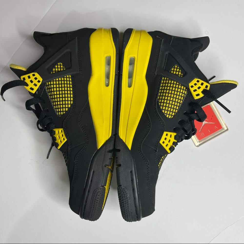 SOLD Air Jordan 4 Retro- Thunder - Picture 4 of 6